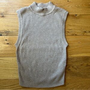 Abercrombie & Fitch Tan Ribbed Sleeveless Mock Turtleneck Tank. Size Med